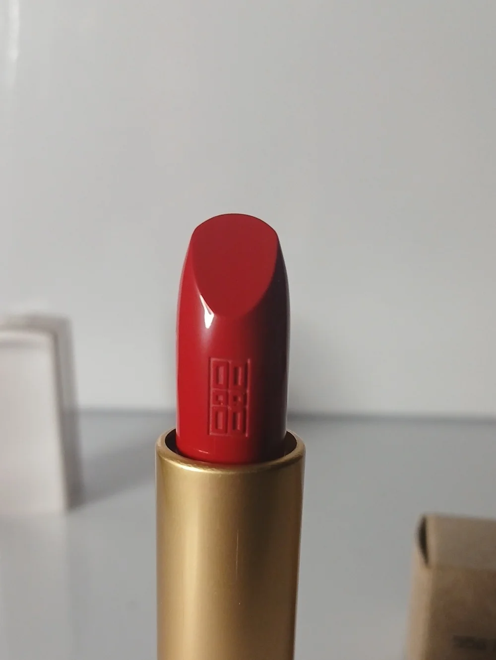 Elizabeth Arden creamy red